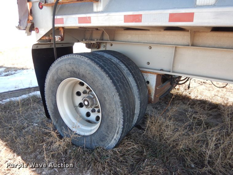 image for item DG5883 2000 Redwood silage trailer
