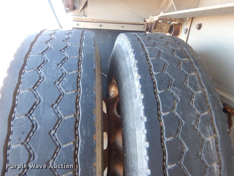 image for item DG5883 2000 Redwood silage trailer