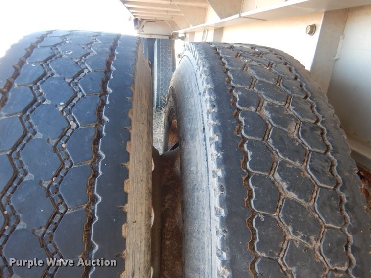 image for item DG5883 2000 Redwood silage trailer