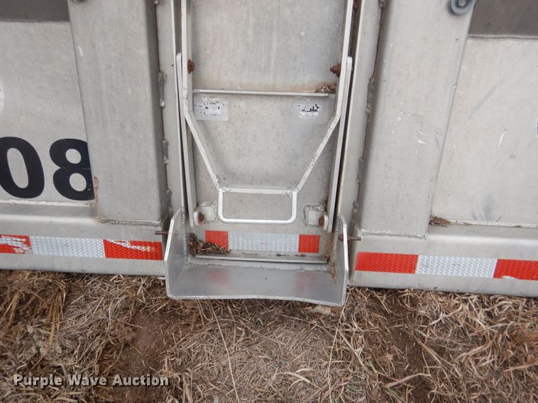 image for item DG5883 2000 Redwood silage trailer