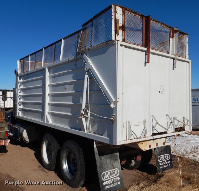 image for item DG5884 1993 Kenworth T600 grain truck