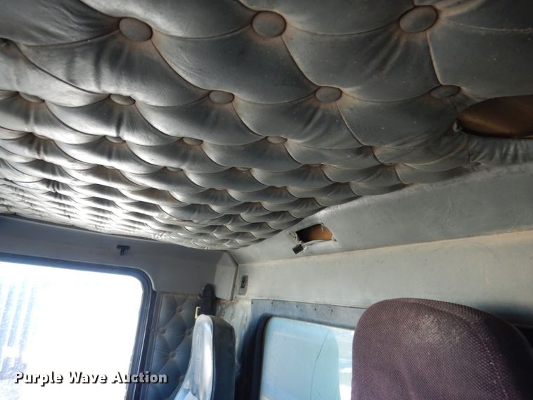 image for item DG5884 1993 Kenworth T600 grain truck