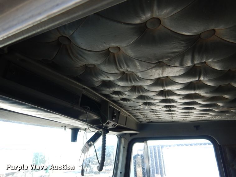 image for item DG5884 1993 Kenworth T600 grain truck