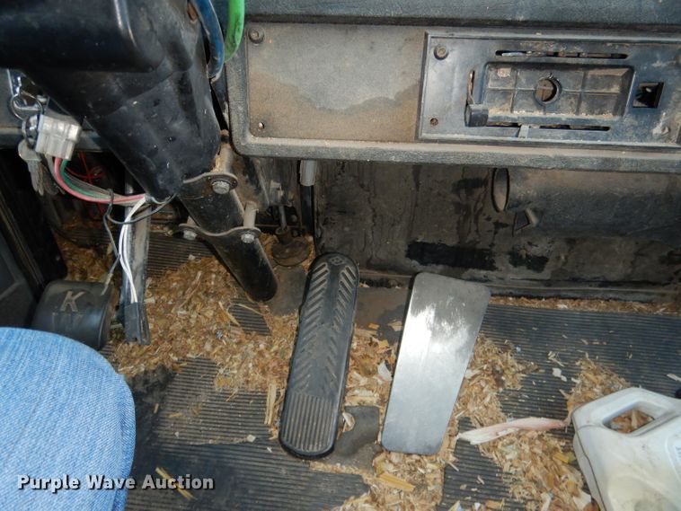 image for item DG5884 1993 Kenworth T600 grain truck