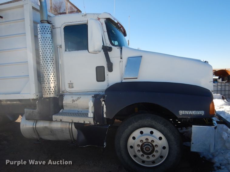 image for item DG5884 1993 Kenworth T600 grain truck