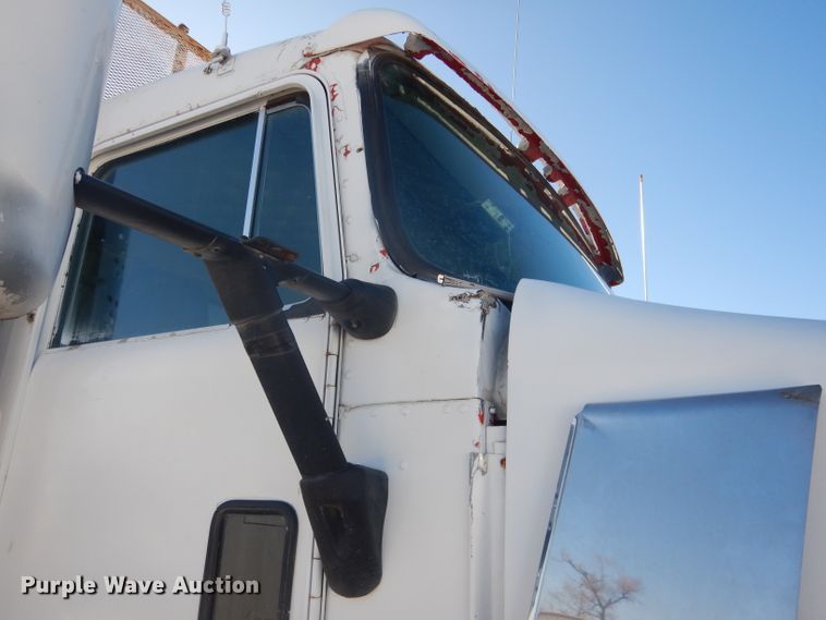 image for item DG5884 1993 Kenworth T600 grain truck