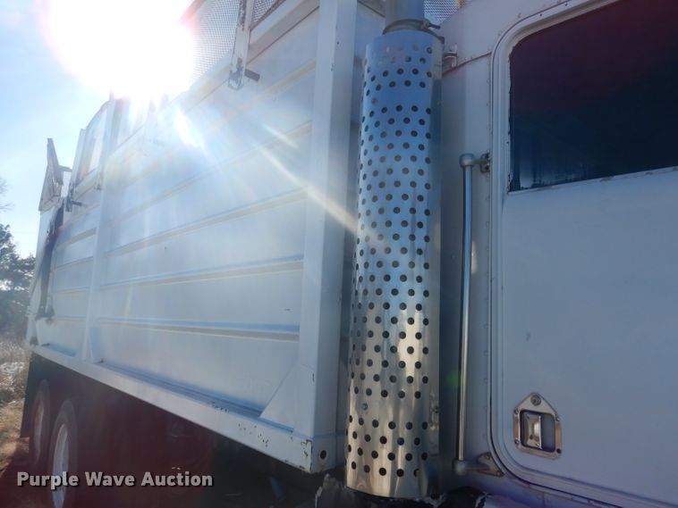 image for item DG5884 1993 Kenworth T600 grain truck