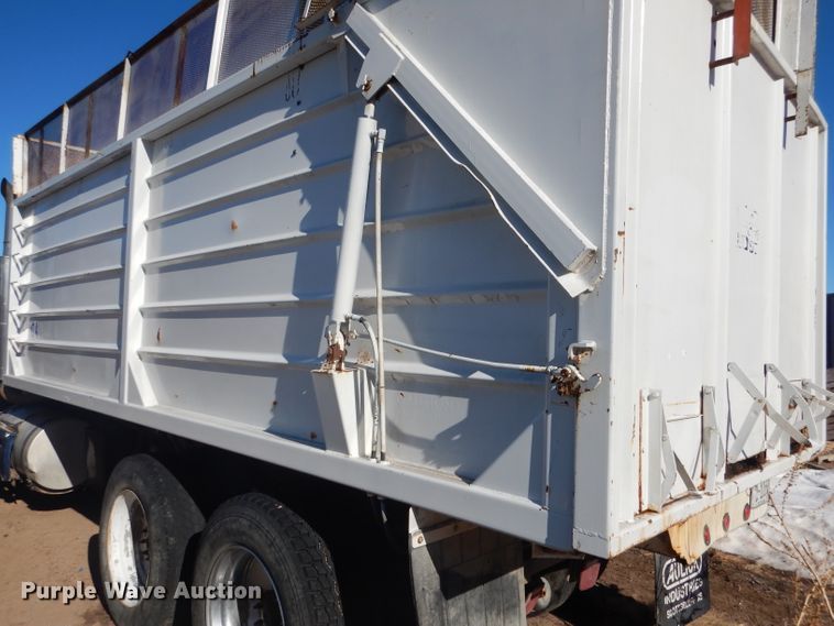 image for item DG5884 1993 Kenworth T600 grain truck