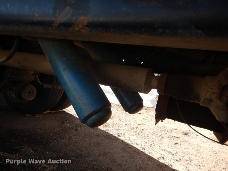 image for item DG5884 1993 Kenworth T600 grain truck