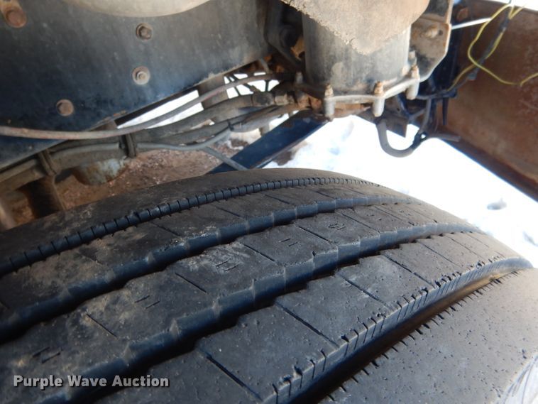 image for item DG5884 1993 Kenworth T600 grain truck