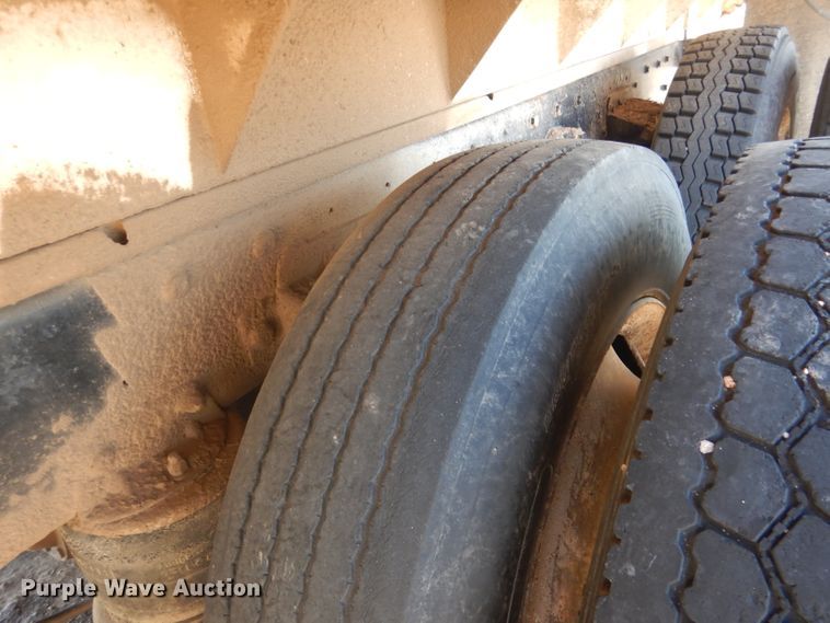 image for item DG5884 1993 Kenworth T600 grain truck