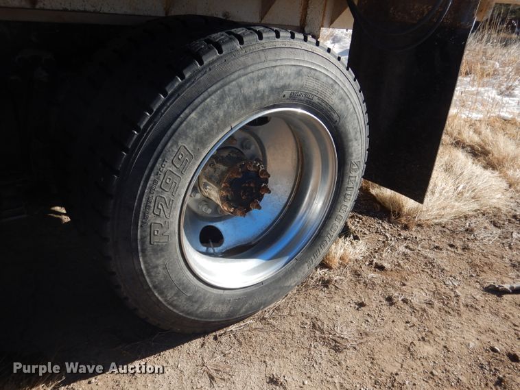 image for item DG5884 1993 Kenworth T600 grain truck