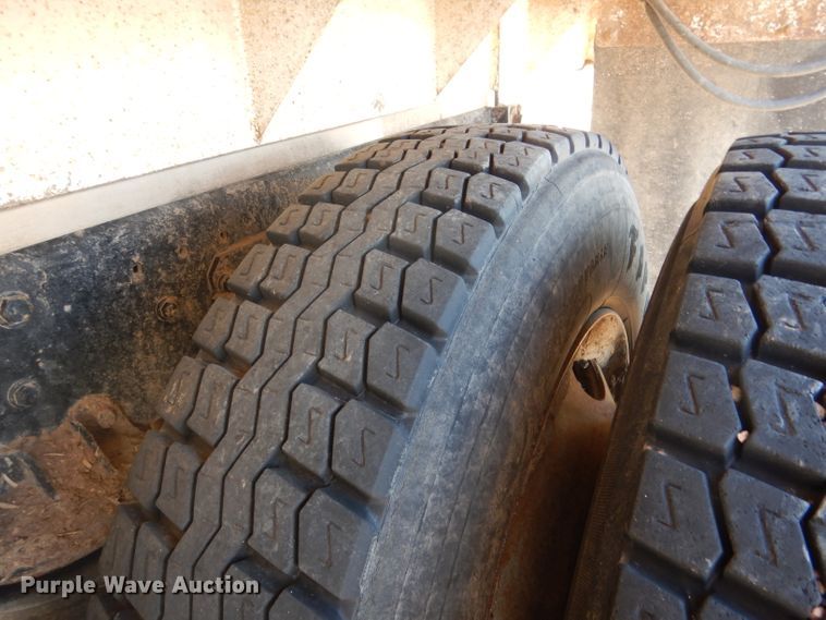 image for item DG5884 1993 Kenworth T600 grain truck