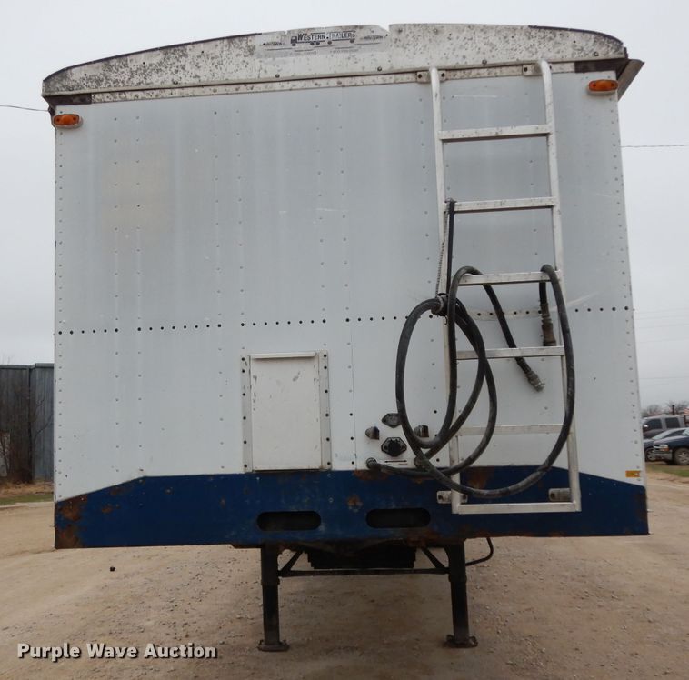 image for item DH5294 2004 Western silage trailer