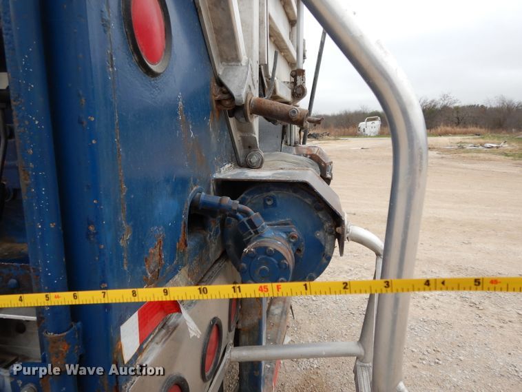 image for item DH5294 2004 Western silage trailer