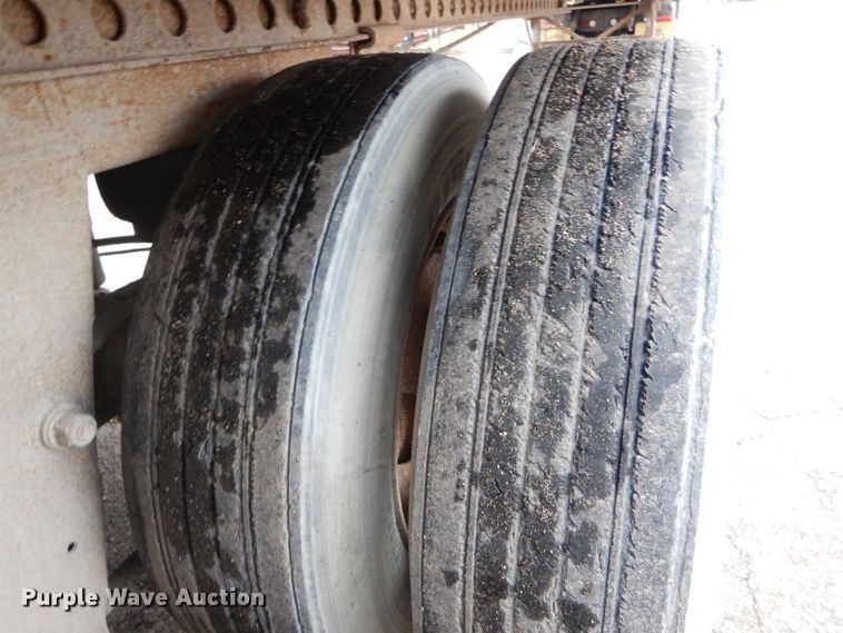 image for item DH6874 2005 Wabash dry van trailer