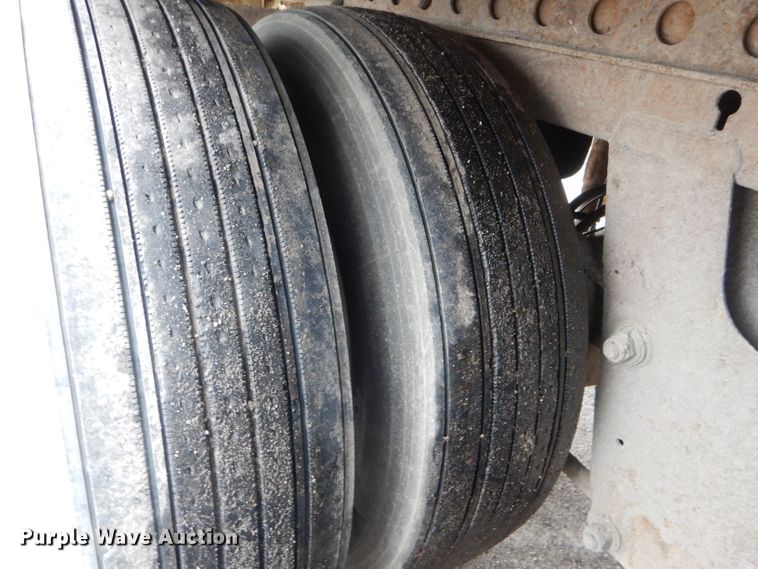 image for item DH6875 2005 Wabash dry van trailer