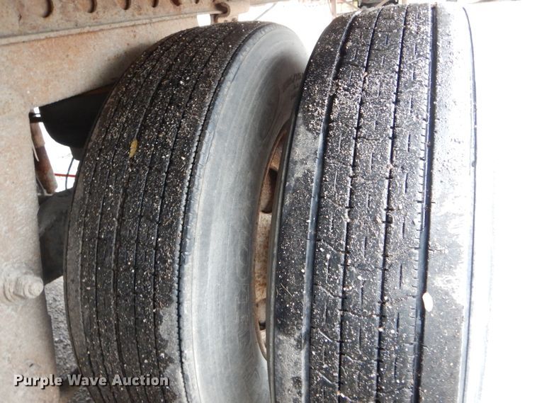 image for item DH6875 2005 Wabash dry van trailer