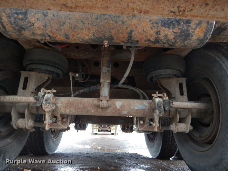 image for item DH6876 2005 Wabash dry van trailer