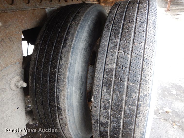 image for item DH6876 2005 Wabash dry van trailer