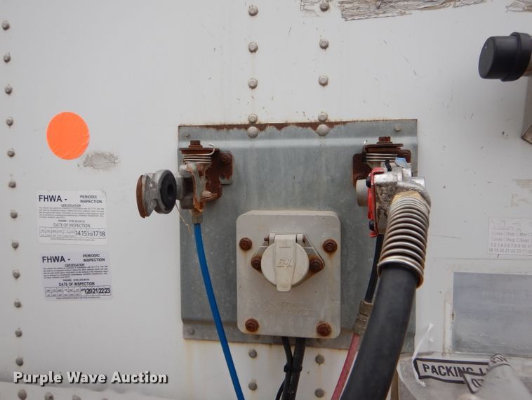 image for item DH6877 2005 Wabash dry van trailer