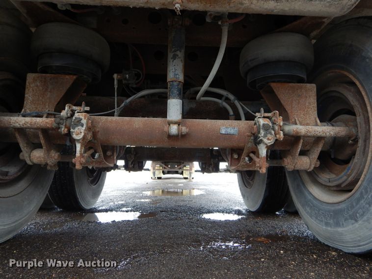 image for item DH6877 2005 Wabash dry van trailer