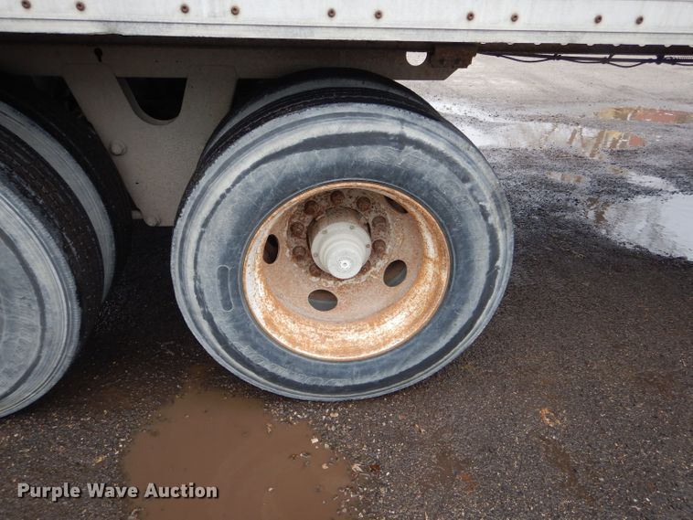 image for item DH6877 2005 Wabash dry van trailer