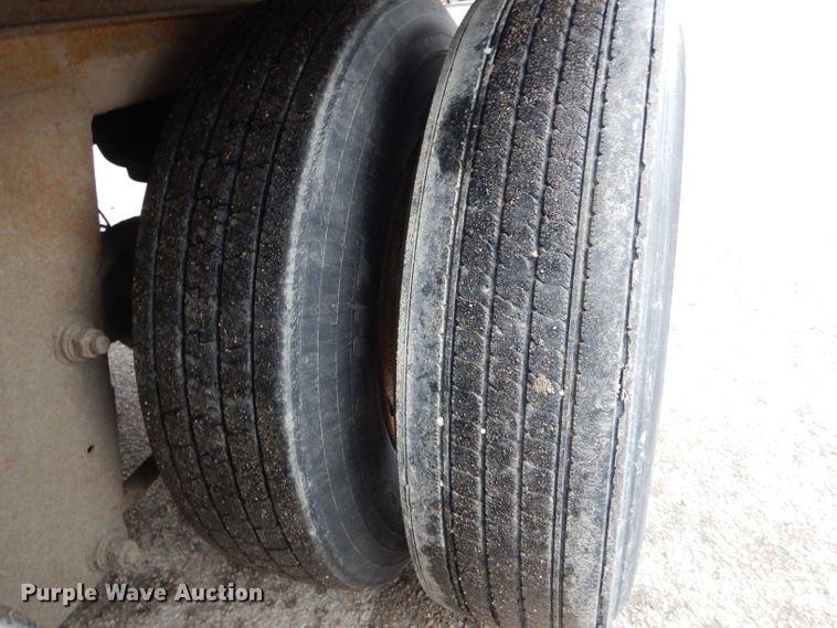 image for item DH6879 2005 Wabash dry van trailer