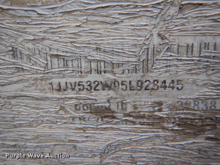 image for item DH6879 2005 Wabash dry van trailer