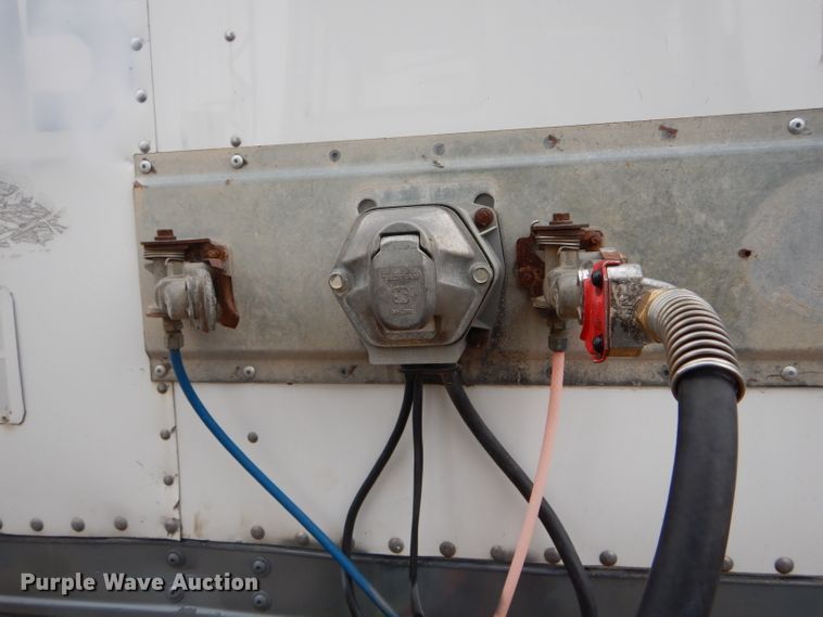 image for item DH6880 2005 Wabash dry van trailer