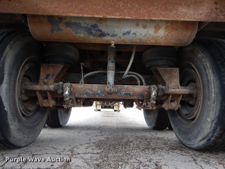 image for item DH6880 2005 Wabash dry van trailer