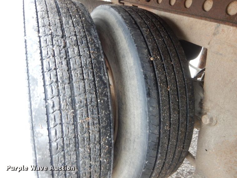 image for item DH6880 2005 Wabash dry van trailer