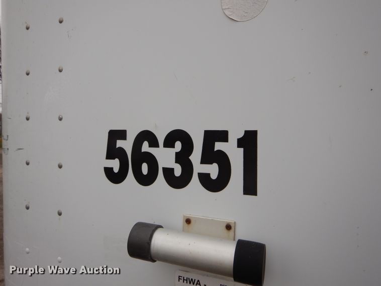 image for item DH6880 2005 Wabash dry van trailer