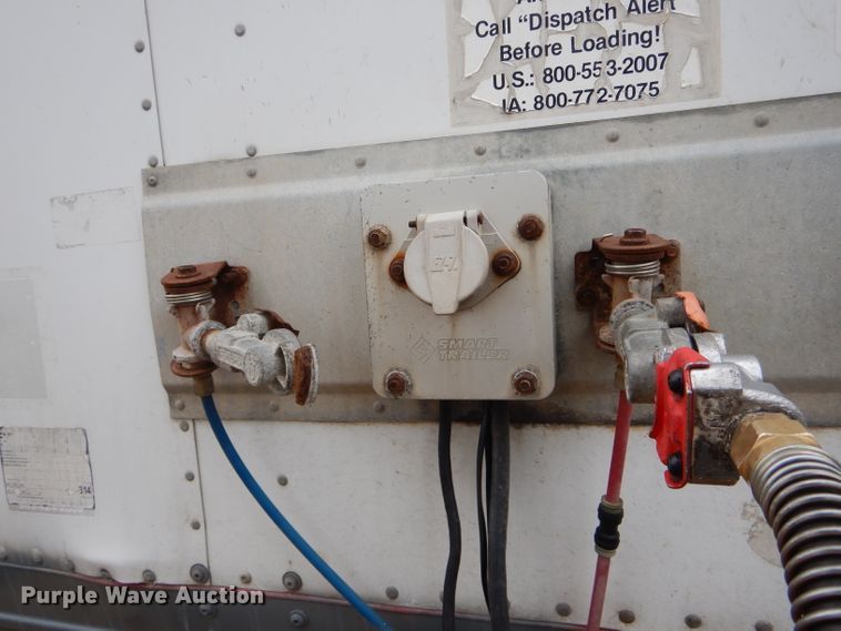 image for item DH6882 2006 Wabash dry van trailer