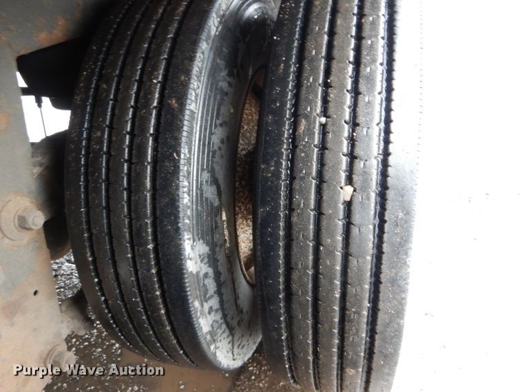 image for item DH6882 2006 Wabash dry van trailer