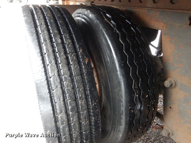 image for item DH6882 2006 Wabash dry van trailer