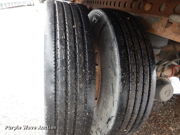 image for item DH6882 2006 Wabash dry van trailer