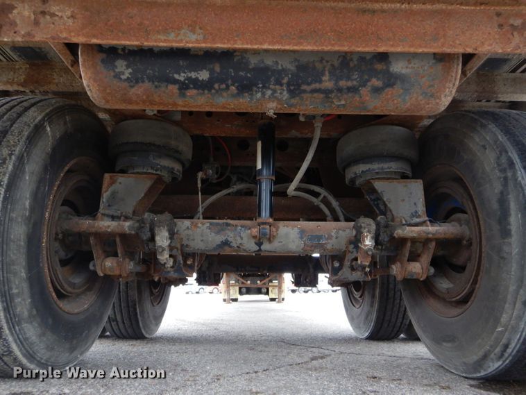 image for item DH6887 2005 Wabash dry van trailer