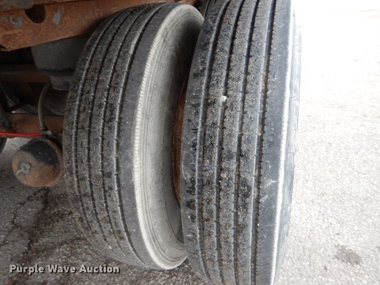 image for item DH6887 2005 Wabash dry van trailer