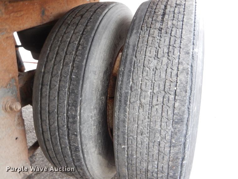 image for item DH6887 2005 Wabash dry van trailer