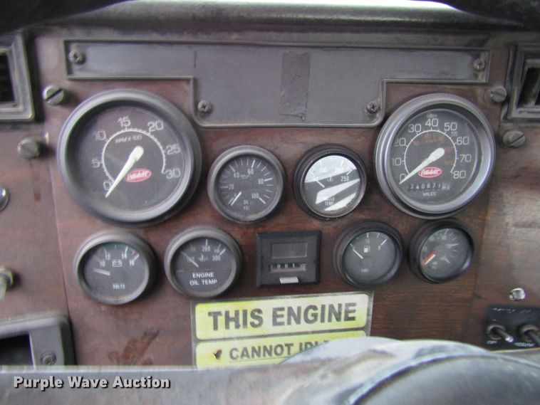 image for item DH8302 1996 Peterbilt 377 semi truck