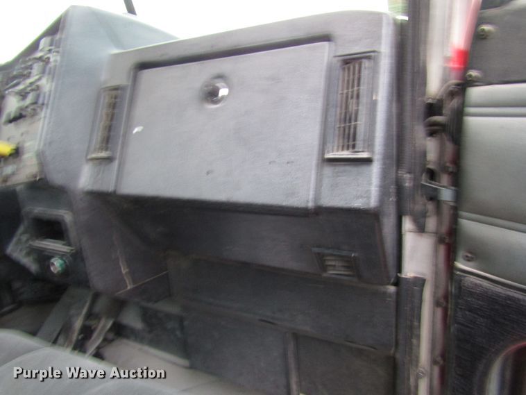 image for item DH8302 1996 Peterbilt 377 semi truck