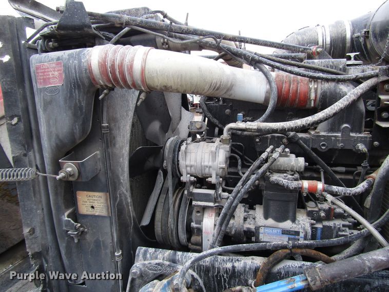 image for item DH8302 1996 Peterbilt 377 semi truck