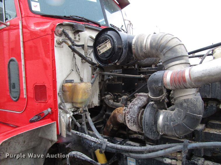 image for item DH8302 1996 Peterbilt 377 semi truck