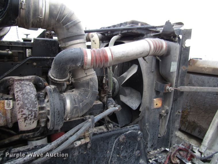 image for item DH8302 1996 Peterbilt 377 semi truck