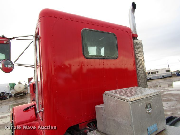 image for item DH8302 1996 Peterbilt 377 semi truck