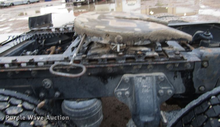 image for item DH8302 1996 Peterbilt 377 semi truck