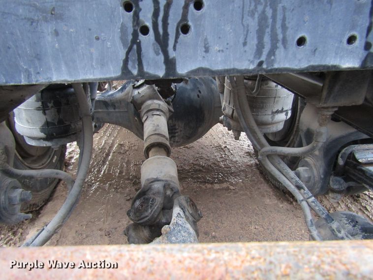 image for item DH8302 1996 Peterbilt 377 semi truck