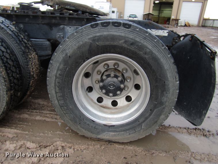 image for item DH8302 1996 Peterbilt 377 semi truck