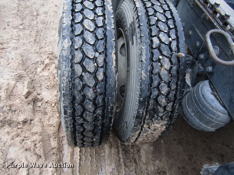 image for item DH8302 1996 Peterbilt 377 semi truck